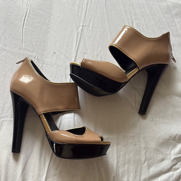 BCBGeneration PL-Harmony 7B Bootie Heel - Picture 1 of 8